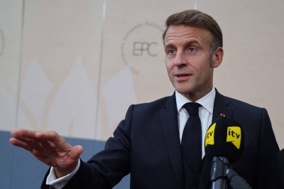 Macron urged to quit to end France political crisis
