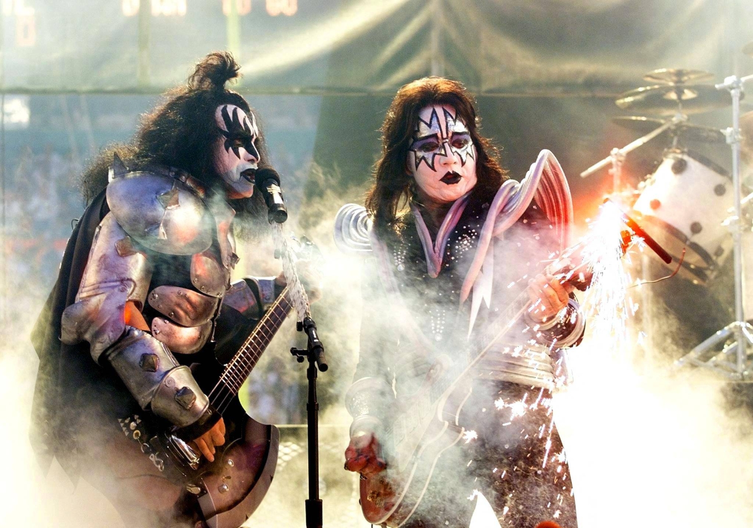 Kiss lead guitarist Ace Frehley dies at 74