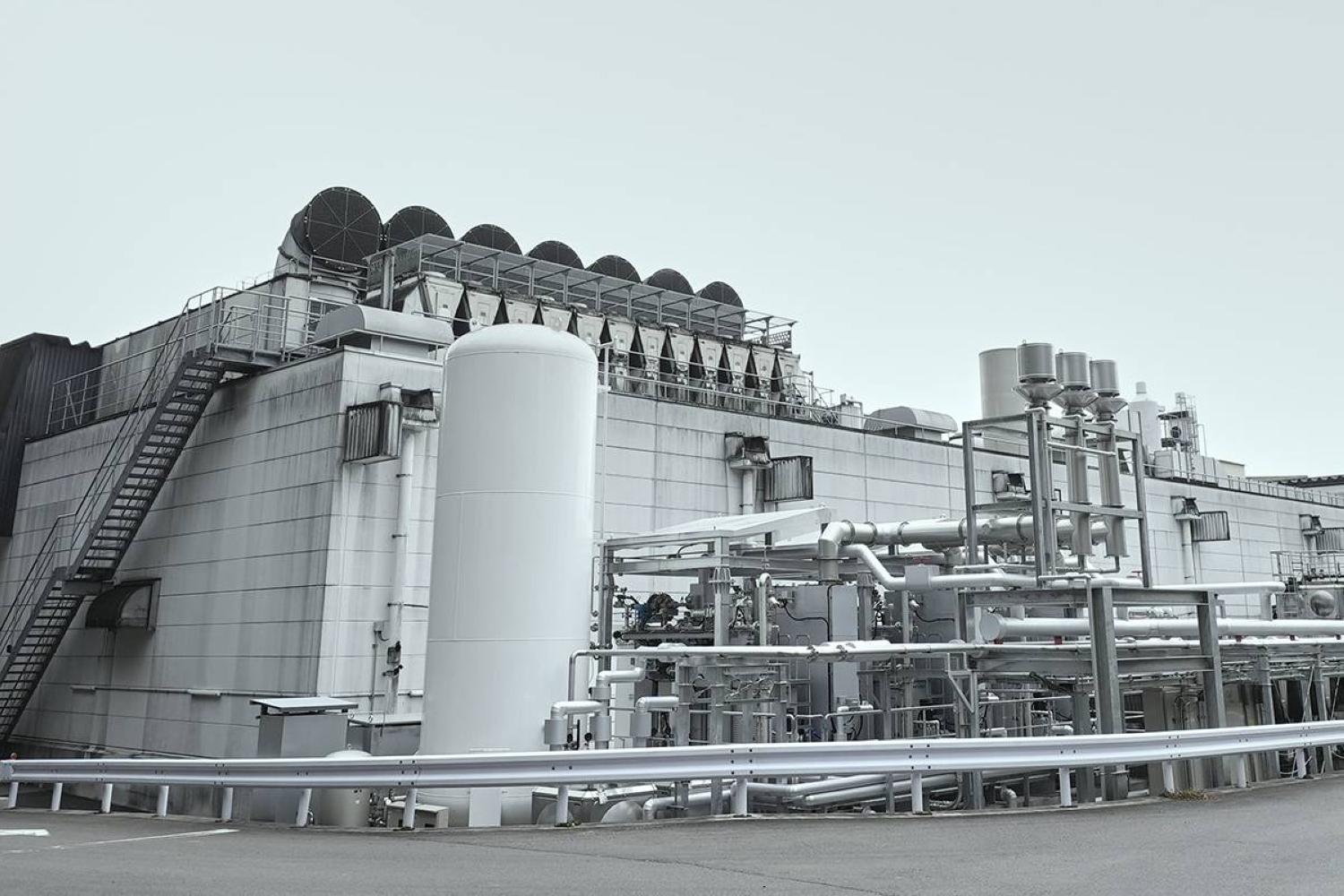 H₂O giant Suntory explores advancing with hydrogen