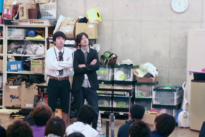 Hot stuff: Comedy duo Parthenon discuss some wacky ways to keep warm in winter, including smearing yourself with chilli sauce, during a recent class at NSC Tokyo.