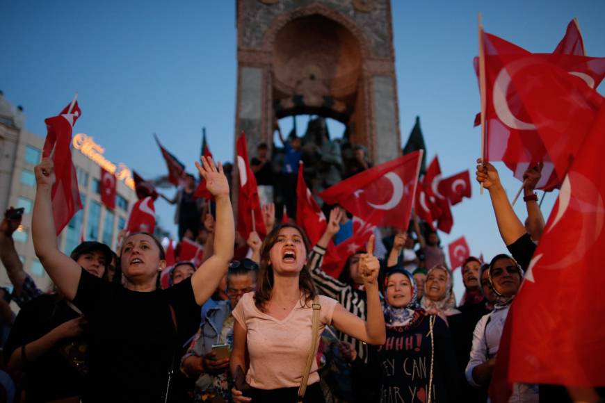 Supporters of President Recep Tayyip Erdogan rally in central Istanbul