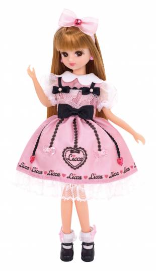 Fourth generation (1987~): Licca-chan regularly collaborates with brands such as Issey Miyake