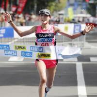 Honami Maeda finishes first among women at the Hokkaido Marathon on Sunday in Sapporo. | KYODO