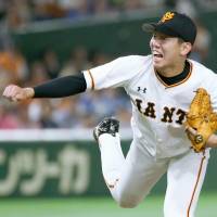 Yomiuri starting pitcher Seishu Hatake delivers during the Giants\' 6-1 win over the BayStars on Sunday at Tokyo Dome. | KYODO