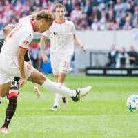 Takashi Usami scores in Fortuna Dusseldorf\'s 3-2 win over Union Berlin in the German second division on Sunday. | KYODO