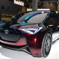 Toyota Motor Corp.\'s hydrogen-powered Fine-Comfort Ride fuel-cell vehicle | YOSHIAKI MIURA