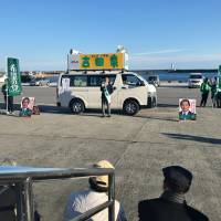 Kibo no To candidate Izumi Yoshida campaigns in the coastal area of Ena in Fukushima Prefecture on Tuesday. | DAISUKE KIKUCHI