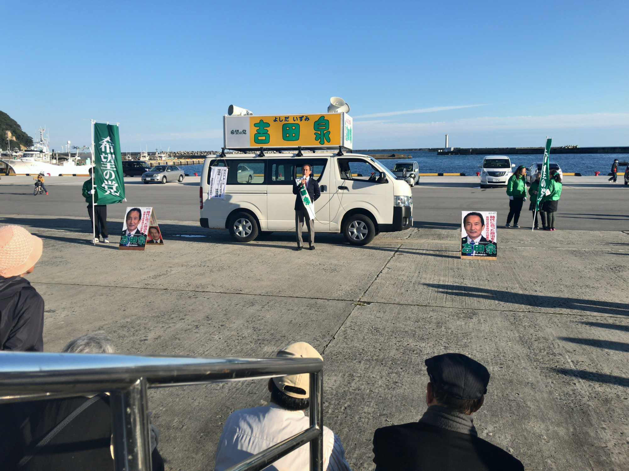 Kibo no To candidate Izumi Yoshida campaigns in the coastal area of Ena in Fukushima Prefecture on Tuesday. | DAISUKE KIKUCHI