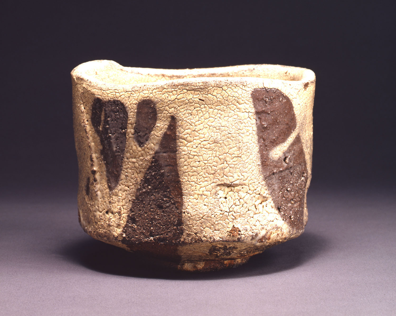 Tea bowl in Juraku clay (1990) by Tsuji Seimei | THE NATIONAL MUSEUM OF MODERN ART, TOKYO