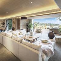 The spacious living room and dining area of the villa. | YOSHIAKI MIURA