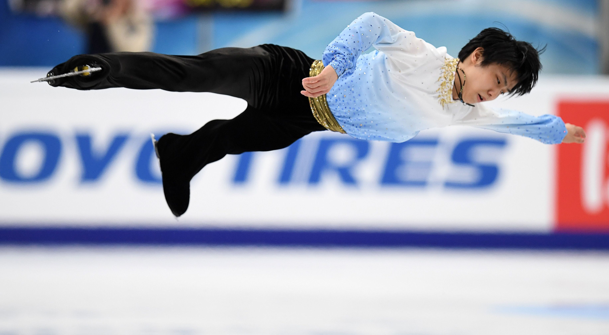 Yuzuru Hanyu competes in the short program at the Cup of Russia in Moscow on Friday night. Hanyu was in second place going into Saturday's free skate. | AFP-JIJI