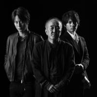 Theater of the absurd: Shintaro Mori takes on Harold Pinter\'s \"The Caretaker,\" an absurdist piece that stars (from left) Junpei Mizobata, Yoichi Nukumizu and Shugo Oshinari. | &#169; SHINJI HOSONO