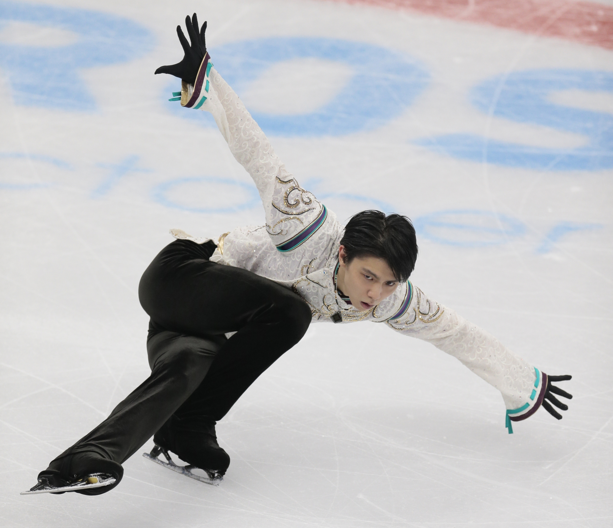 Olympic and world champion Yuzuru Hanyu on Friday pulled out of the NHK Trophy after injuring himself in a fall on Thursday. | AP