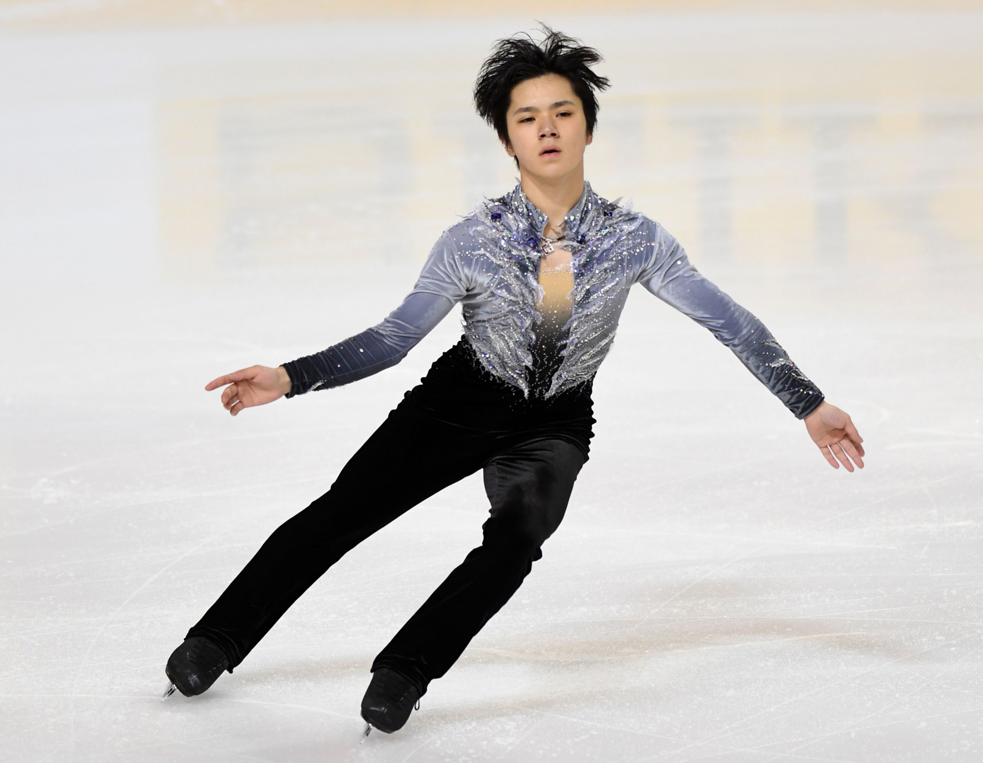 Shoma Uno in second place after short program at Internationaux de France -  The Japan Times