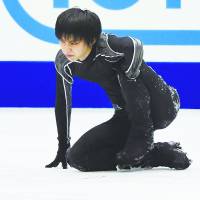 Yuzuru Hanyu has been struggling to get back on the ice since suffering an ankle injury while practicing for the NHK Trophy in November. | KYODO