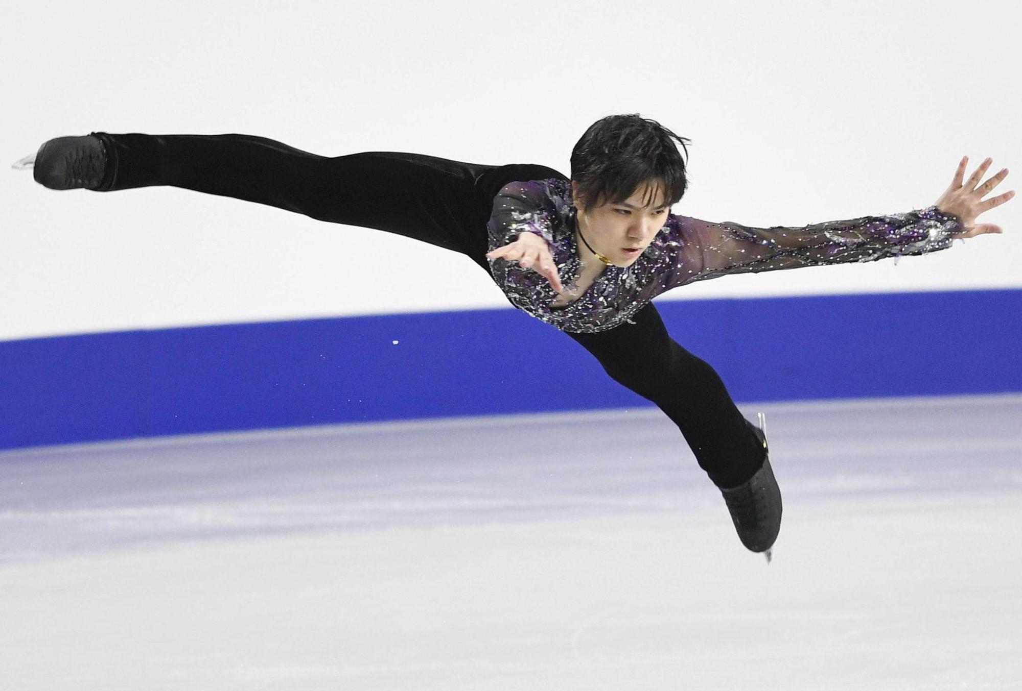 Shoma Uno dazzles during the men's short program at the All-Japan Championships on Friday. Uno leads with 96.83 points. | KYODO