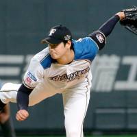 Shohei Ohtani and his representatives visited with the San Diego Padres on Wednesday in Los Angeles. | KYODO
