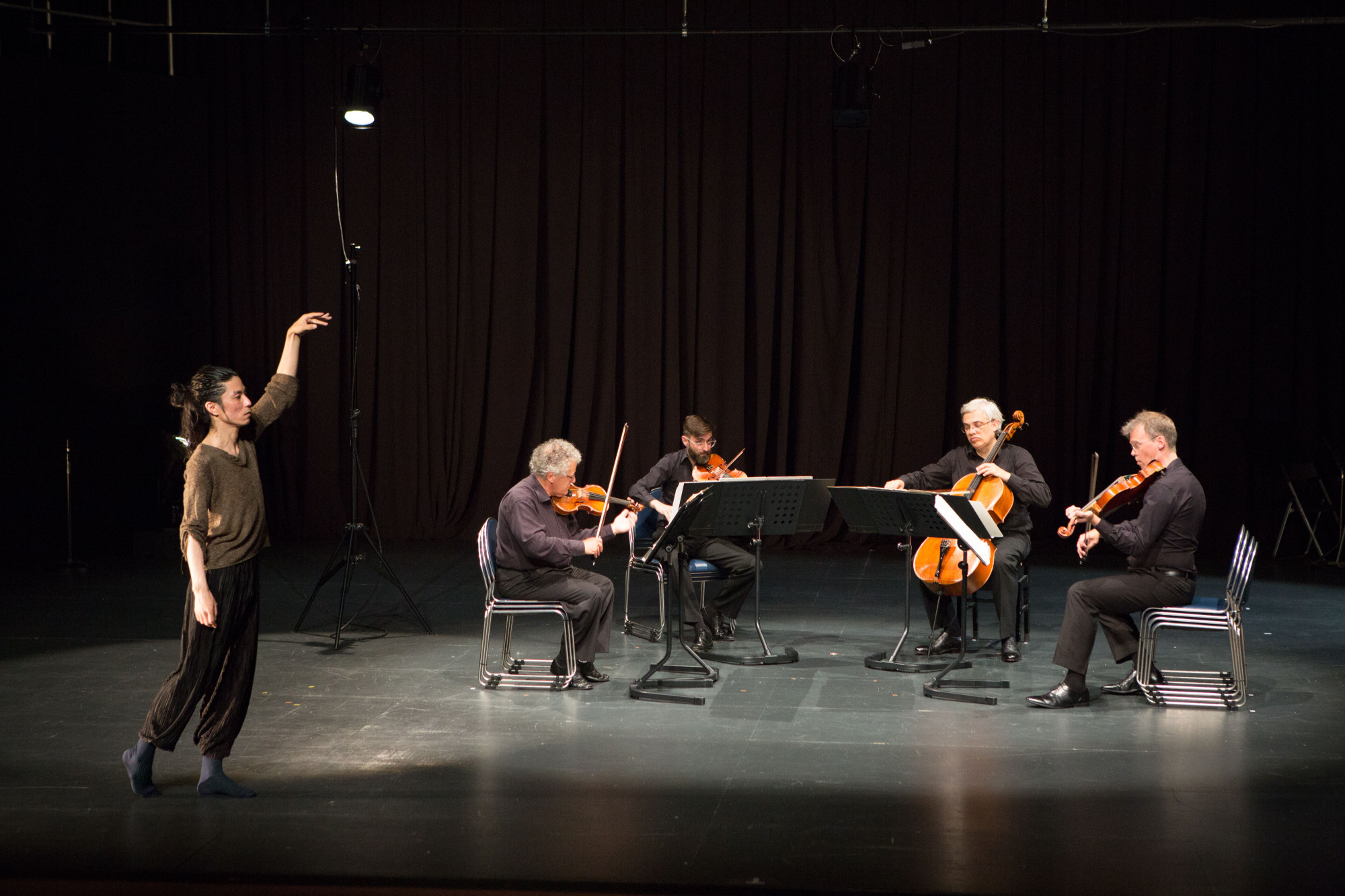 New cast:  Dancer Tsuyoshi Shirai performs 'Xenakis Kaitai Shinsho' with the Arditti Quartet in June 2017 at Kinosaki International Arts Center in the city of Toyooka, Hyogo Prefecture, which Oriza Hirata wants to make the hub of 'an Asian version of the world-famous Avignon Festival Fringe.' | &#169; IGAKI PHOTO STUDIO
