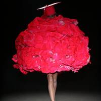 From \"Collection #04 graduate fashion show &#8212; 0points\" (2009) by Yoshikazu Yamagata | &#169;WRITTENAFTERWARDS