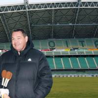 New Zealand All Blacks head coach Steve Hansen talks to reporters at Oita Stadium on Tuesday. | KYODO