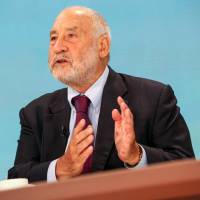 Joseph Stiglitz discusses his book, \"The Euro: How a Common Currency Threatens the Future of Europe,\" during a TV interview in New York on Aug. 18, 2016. | BLOOMBERG