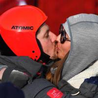 Austria\'s Marcel Hirscher kisses his girlfriend, Laura Moisl, after winning the 
men\'s giant slalom on Sunday.  | AFP-JIJI