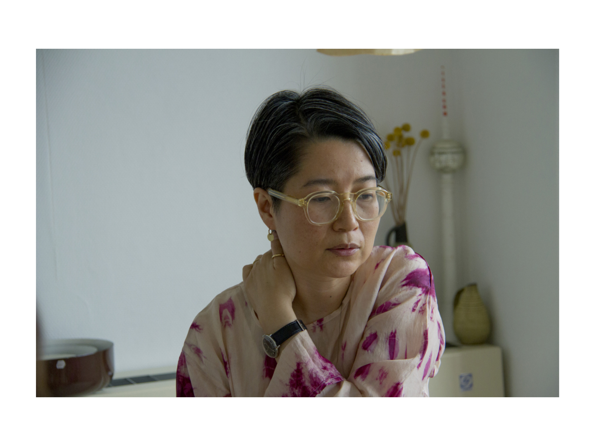 Soul food: Asako Iwama served 'A Clear Soup with Kaki, Oysters and Oyster Mushrooms' to 50 people at a recent food performance titled 'Spelling the Soup' at the Museum of Contemporary Art, Tokyo. | JOJI KOYAMA