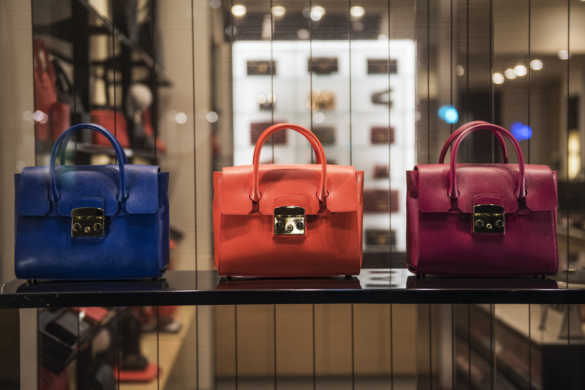 Bag pawnshop sales