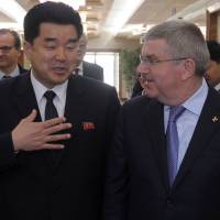 International Olympic Committee chief Thomas Bach speaks with Kim Il Guk, North Korea\'s Minister of Physical Culture and Sports and chairman of the nation\'s Olympic Committee, in Pyongyang on Thursday. | AFP-JIJI