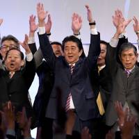 Abe attempts to rally from scandal, repeating Article 9 vows