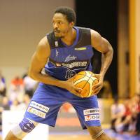 Shimane forward Al Thornton, the No. 14 pick in the 2007 NBA Draft, made his first start for the B. League club on Sunday. He scored 19 points in 20 minutes against visiting Chiba. | B. LEAGUE