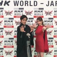 Kabuki actor Ainosuke Kataoka (left) and Australian vocalist Sarah Alainn, who take over as the new hosts of NHK World\'s \"Kabuki Kool\" in April, pose at Exa International in Akasaka, Minato Ward, on Feb. 23. | HIROKO INOUE