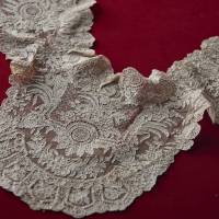 A handkerchief, attributed to Queen Victoria (19th century) | &#169; HIROSHI ABE