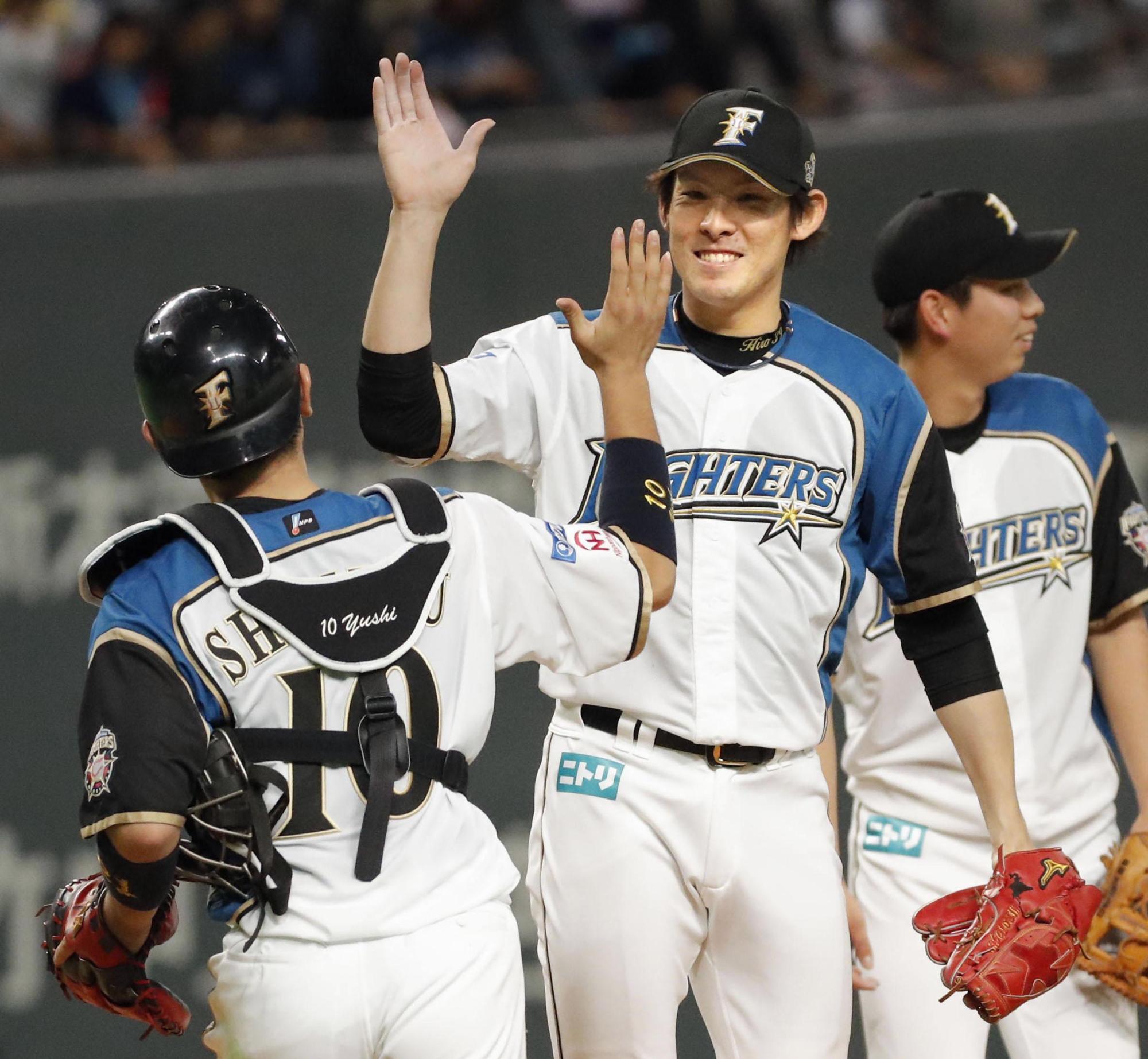 Hirotoshi Takanashi tosses 91-pitch complete game to help Fighters