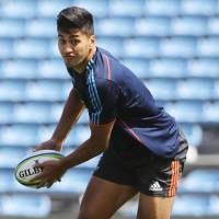 The Blues\' Rieko Ioane trains at Prince Chichibu Memorial Rugby Ground on Friday. The Blues face the Sunwolves in a Super Rugby match on Saturday at the same venue. | KYODO