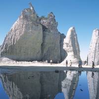 The famed Hotokegaura (Buddha\'s Cove) where a recent Geo Dining event took place. | CITY OF MUTSU