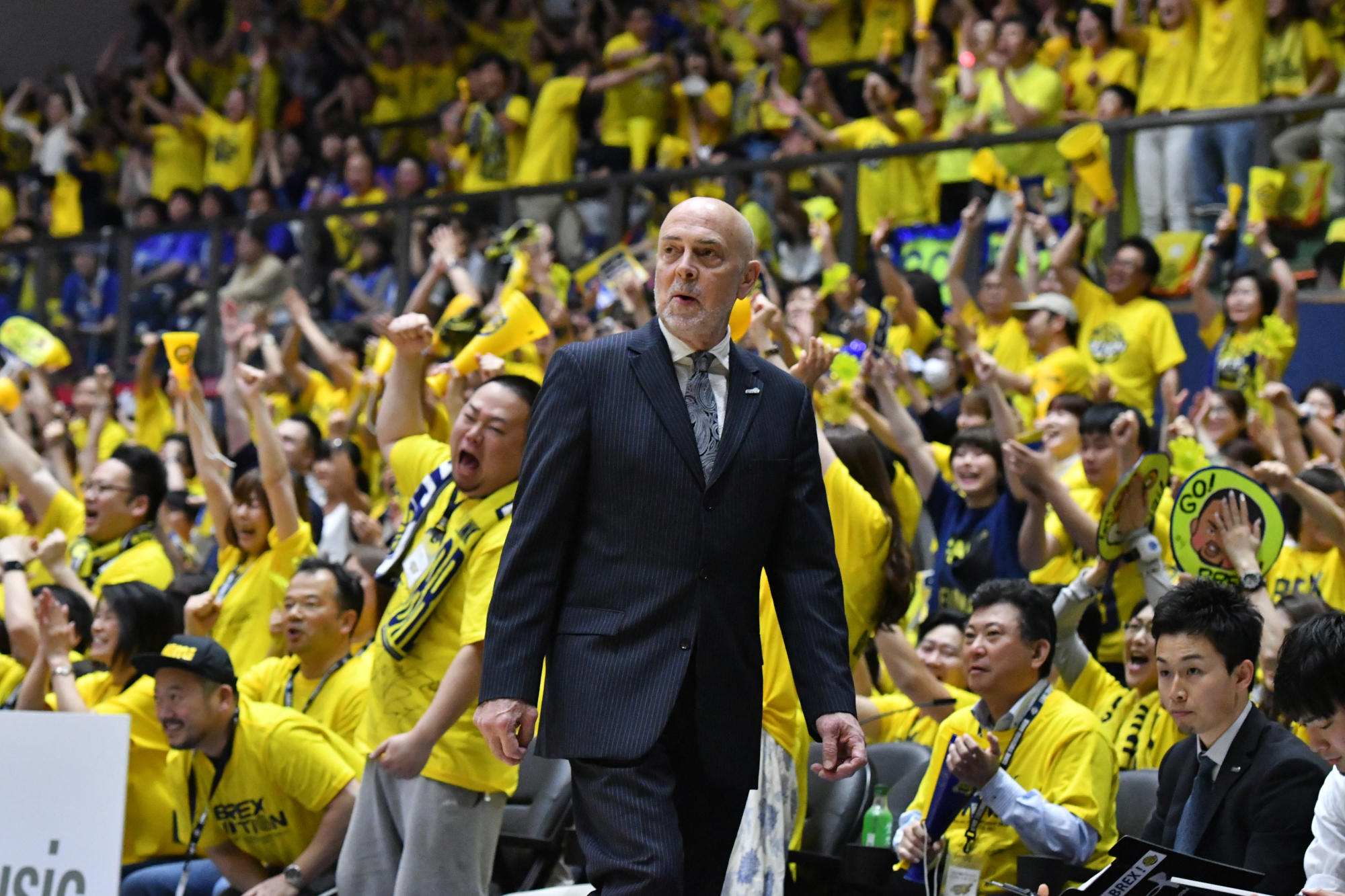 Veteran bench boss Tom Wisman, seen leading the Tochigi Brex during the 2017 B. League playoffs, is returning to the sideline to guide the Yokohama B-Corsairs. | B. LEAGUE