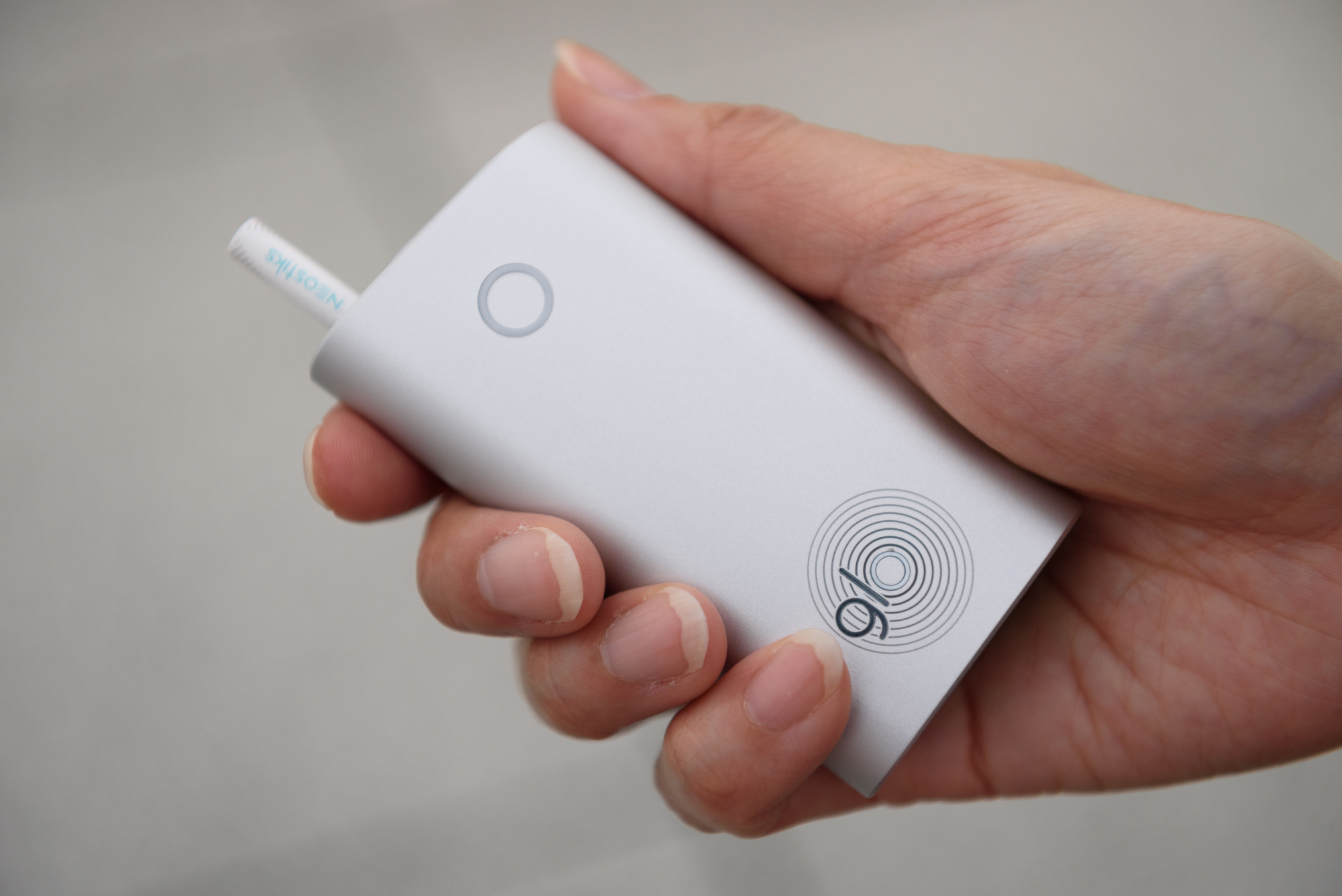 Sales of British American Tobacco's Glo e-cigarette device have stalled over the last seven weeks, after the tobacco-heating product hit a 4.3 percent share of Japan's tobacco market during its first six months on sale, according to the London-based company. | BLOOMBERG