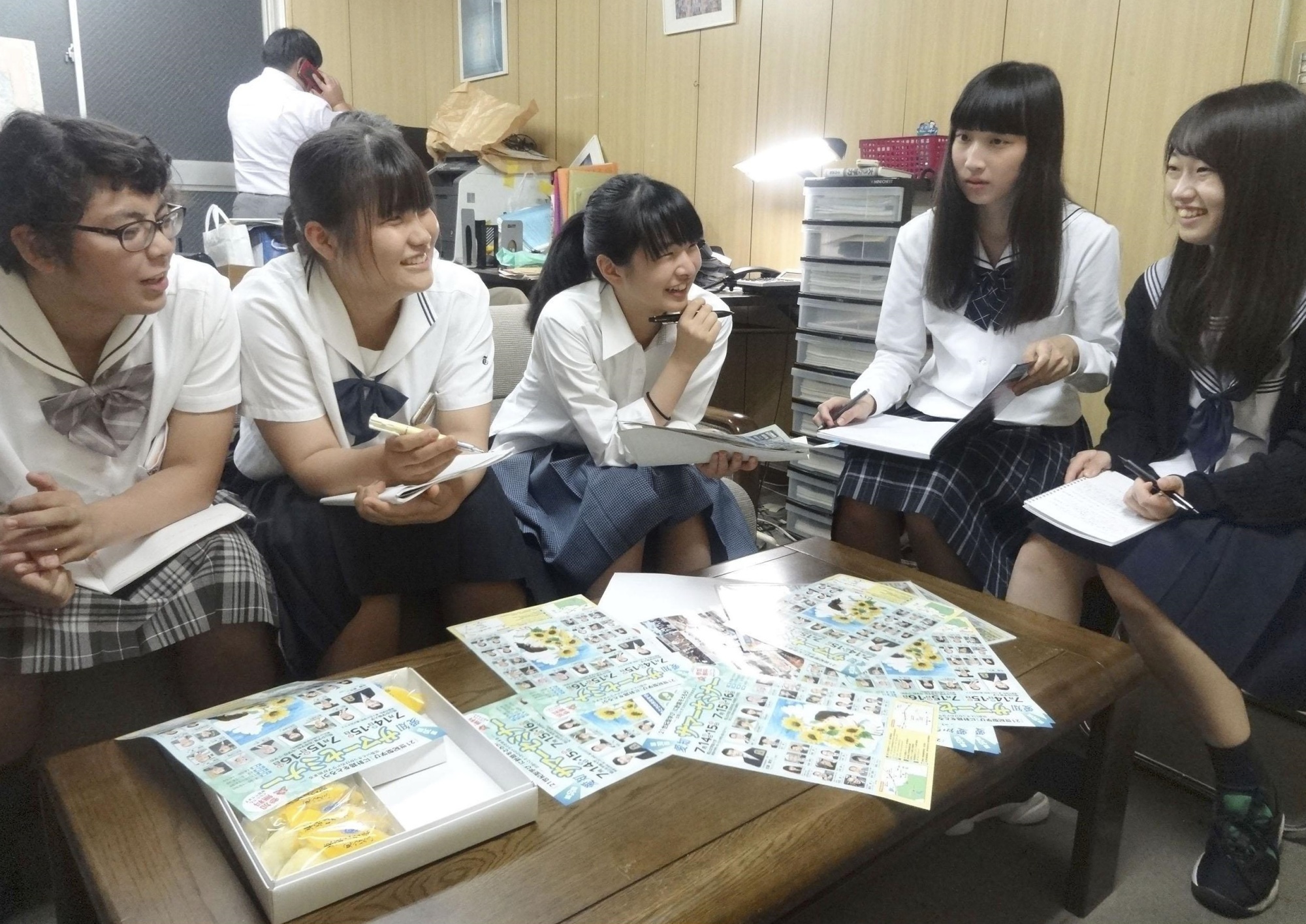 High school students of Aichi Prefefcture gather in Nagoya on June 15 to discuss a plan to hold a mock referendum on constitutional revision and call on high school students nationwide to participate. | KYODO