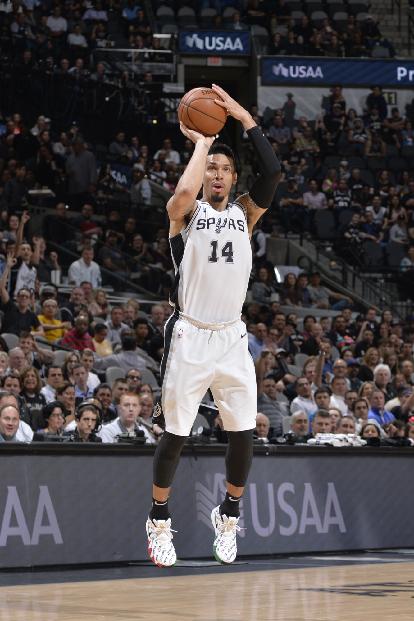 Spurs Danny Green helping NBA spread basketball gospel to Japan The Japan Times