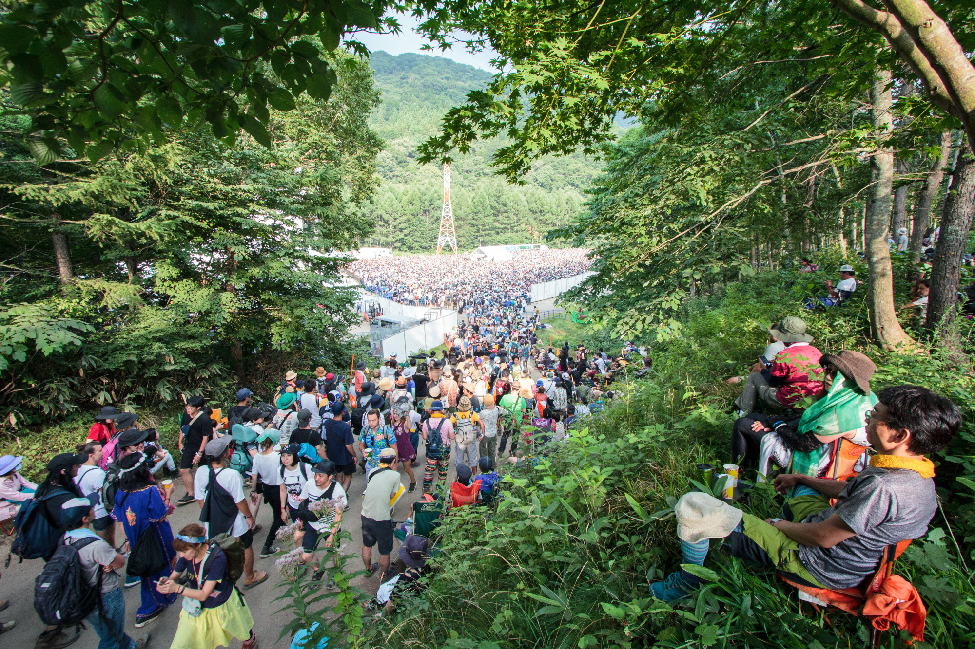 The great migration: Festivalgoers move between stages at the memorably sunny edition of Fuji Rock Festival in 2016. | JAMES HADFIELD