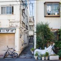 Hidden gem: The Asakusa art space, which focuses on avant-garde works and events, is tucked away in an alley between similar Showa Era (1926-89) buildings. | IPPEI SHINZAWA PHOTOGRAPHY