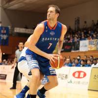 Veteran big man Rick Rickert, seen playing for the Ibaraki Robots, has retired after a 15-year pro basketball career, including seven seasons in Japan. | B. LEAGUE