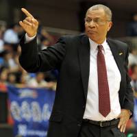 Veteran coach Bob Nash, who has guided the Saitama Broncos and Toyama Grouses, is seen in a May 2013 file photo. Nash has joined the Rizing Zephy Fukuoka as  associate head coach. | YOSHIAKI MIURA
