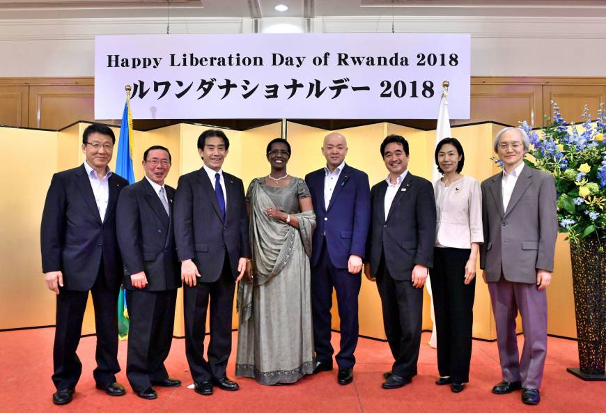 Rwandan Ambassador Venetia Sebudandi (fourth from left) poses for a photo with Hachimantai Mayor Masahiko Tamura (second from left); Manabu Horii (fourth from right), vice minister for foreign affairs; Manabu Sakai (third from right), state minister for international affairs and communications; Lower House lawmaker Emi Kaneko (second from right); Masahiko Tominaga (right), vice-minister for policy coordination at the  Ministry of International Affairs and Communications; and members of the Japan-African Friendship Association during a reception to celebrate Rwanda