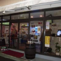 Koenji\'s nameless econobar | SATOKO KAWASAKI PHOTO/THE JAPAN TIMES
