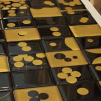 More black and gold lacquerware from Japan\'s Tohoku region. | MIO YAMADA PHOTO