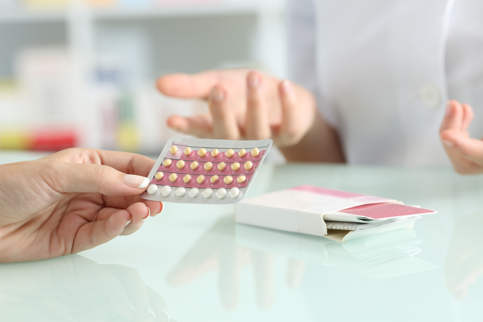 Doctors say more Japanese women should be informed about how contraceptive pills can reduce pain during menstruation and also prevent conditions that can cause infertility. | GETTY IMAGES