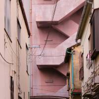 Well worn: The endearing buildings and alleyways of Narihira. | KIT NAGAMURA