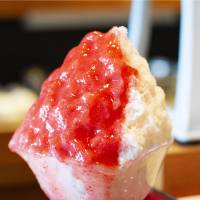 Old school: Himitsudo\'s most popular flavor, the Himitsu no Ichigo Miruku (secret strawbery milk) kakigōri. | WILLIAM MEERWARTH